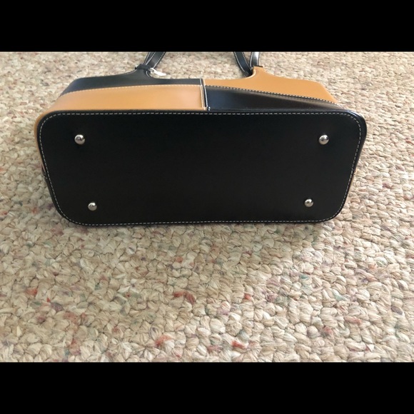 Purses - Picture 4 of 7